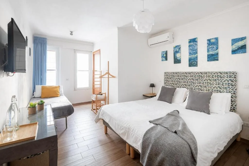 Retro Guest House