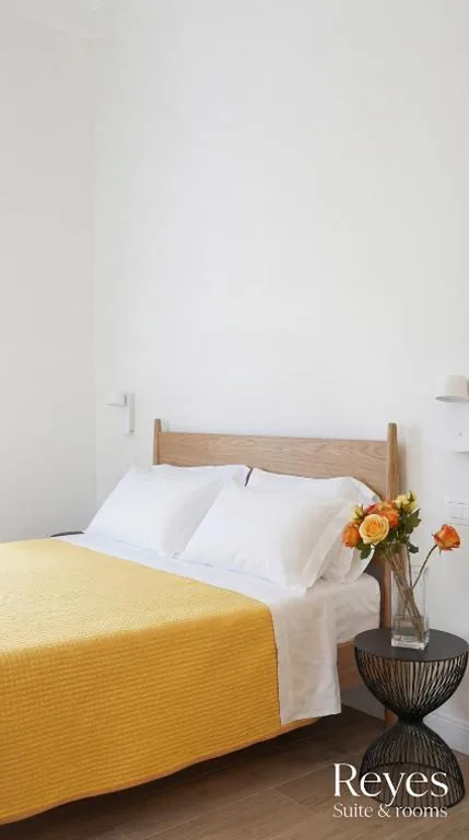Reyes Suite & Rooms
