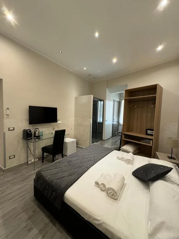 RHS Rienzo Suites