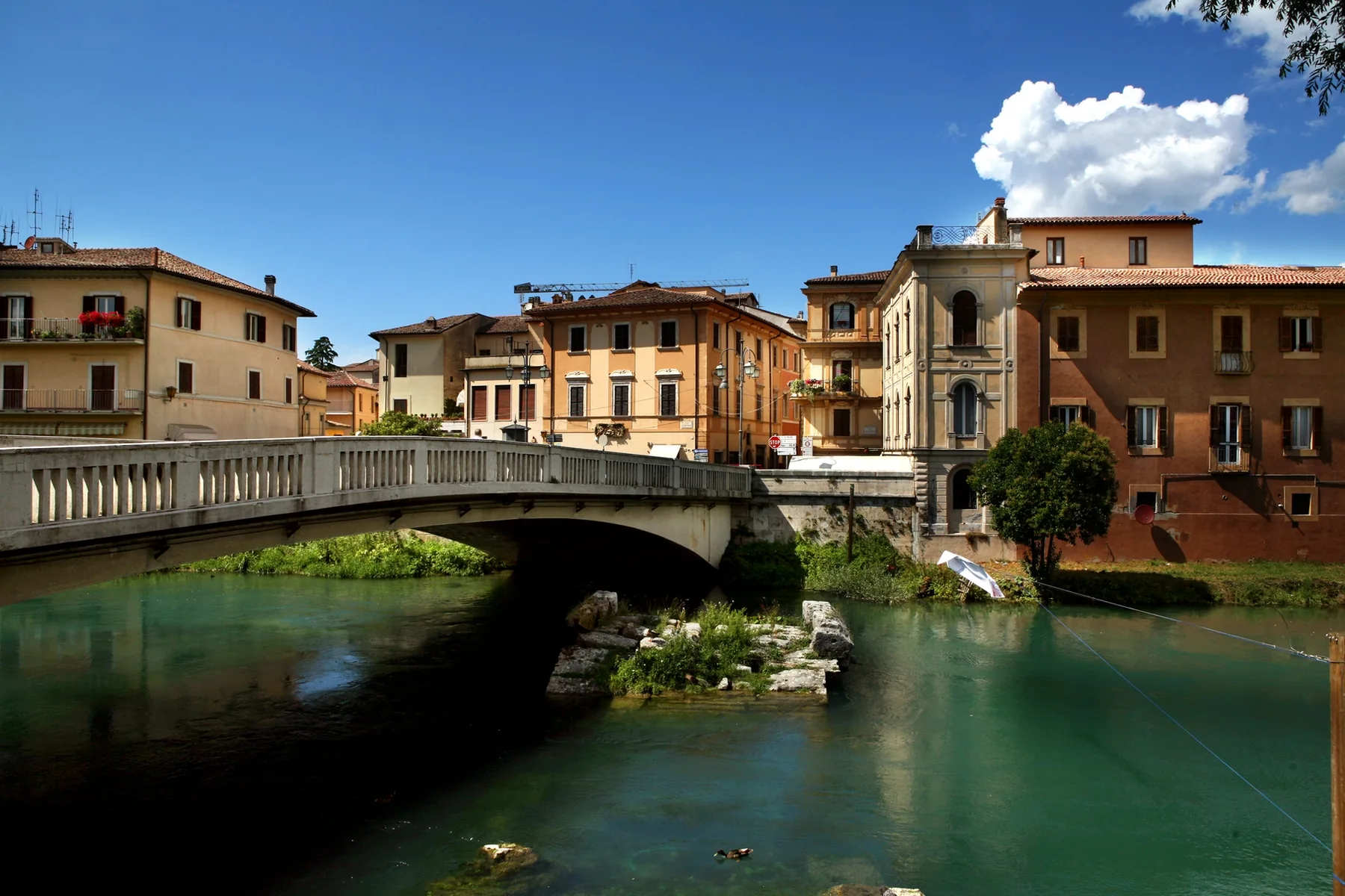 Il centro storico di Rieti sul fiume Velino