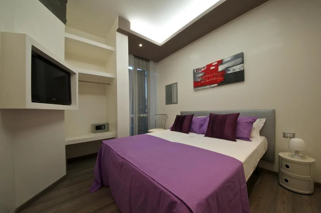 Roma Naif Rooms