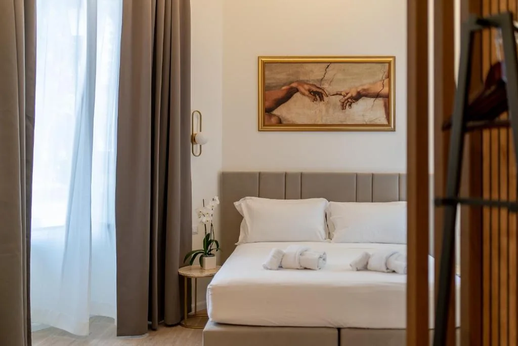 Romart Luxury Rooms