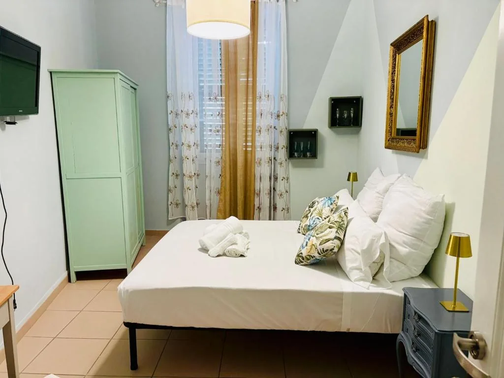 Room Mercedes