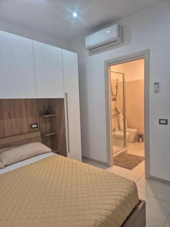 Roxy’s Home In Rome