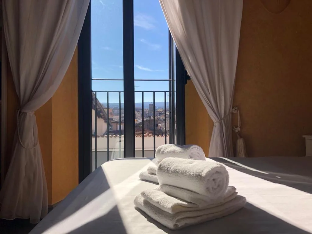 S. Faustino Rooms