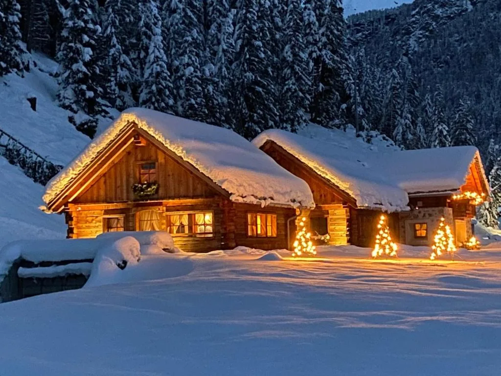 Le piste e i boschi di Santa Caterina Valfurva sotto le cime dell'Ortles-Cevedale