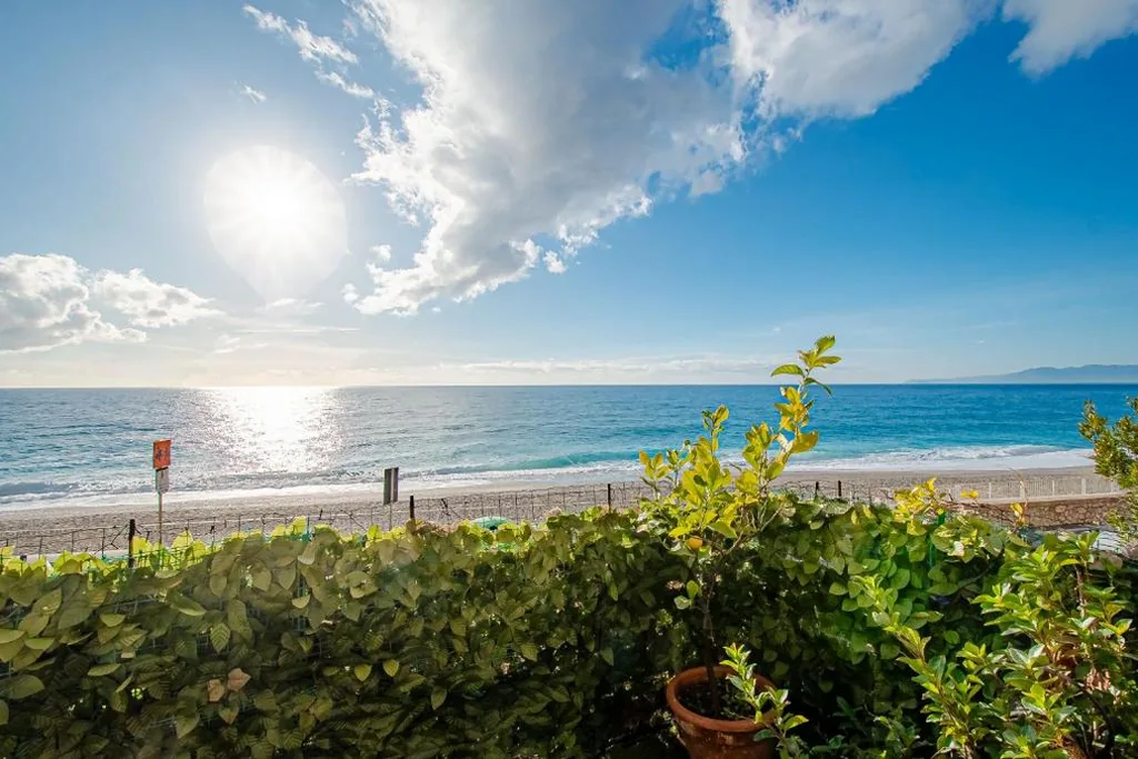 SEAHORSEROOM – Frontemare con Idromassaggio — foto 7