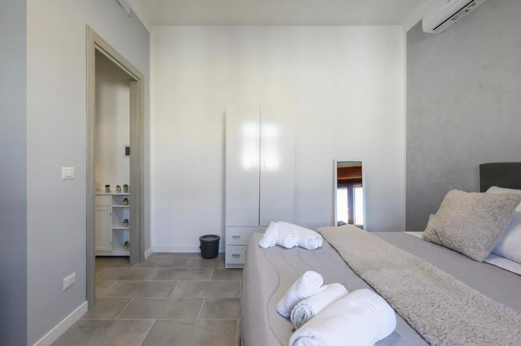 Silver Nest – 9 min to Airport – Free Netflix e Wi-Fi — foto 7
