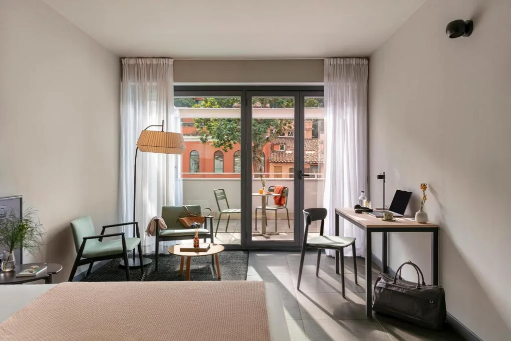 Spacious Room - Balcony — Bob W Rome Testaccio