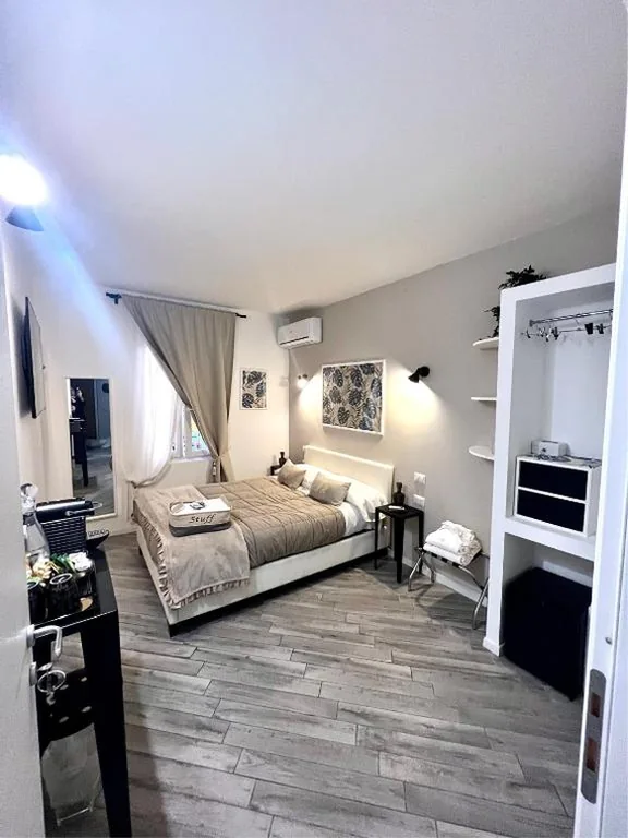 Spagna Rooms