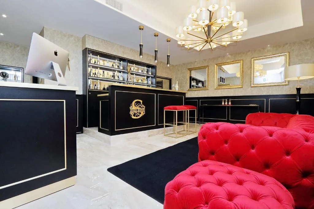 Spanish Diamond Luxury Suites & Jacuzzi — foto 4