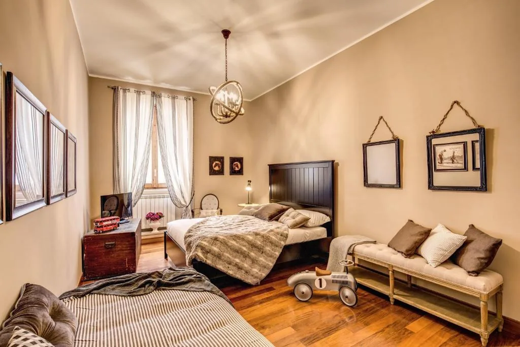 Spanish Steps Miracle Suite
