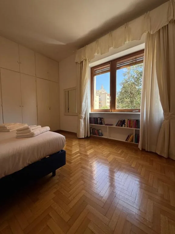 St Peter Rooms with Private Parking by Dama