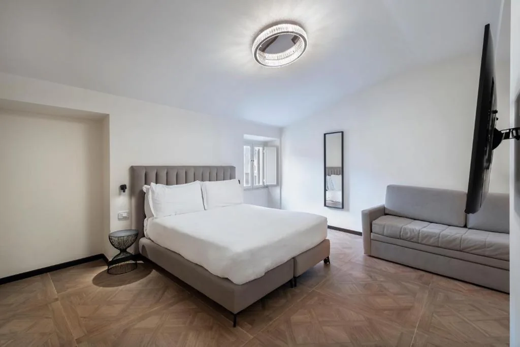 Suite — 59 Steps Trevi