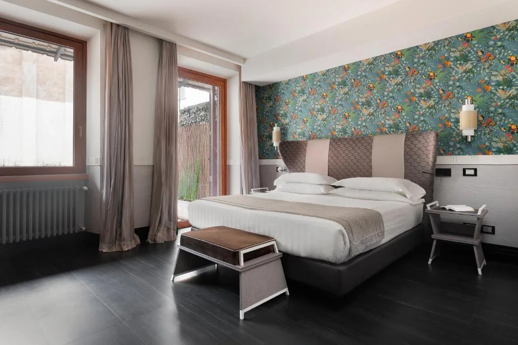 Suite (6 Adults) — Unica Suites Rome