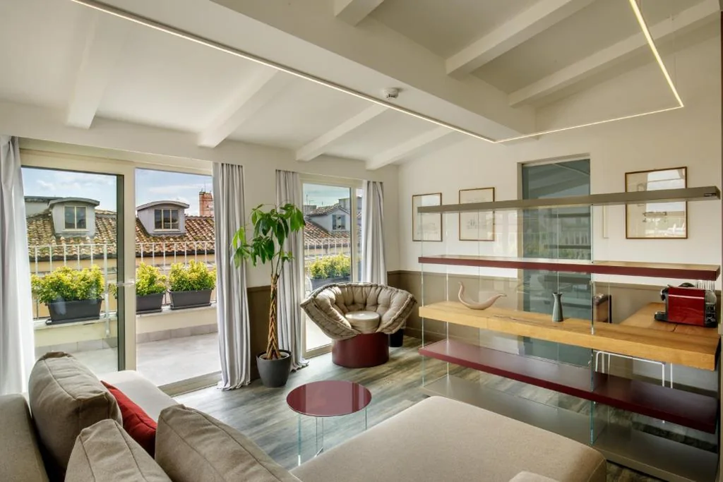 Suite a Pianta Aperta con Terrazza — Hotel Regno