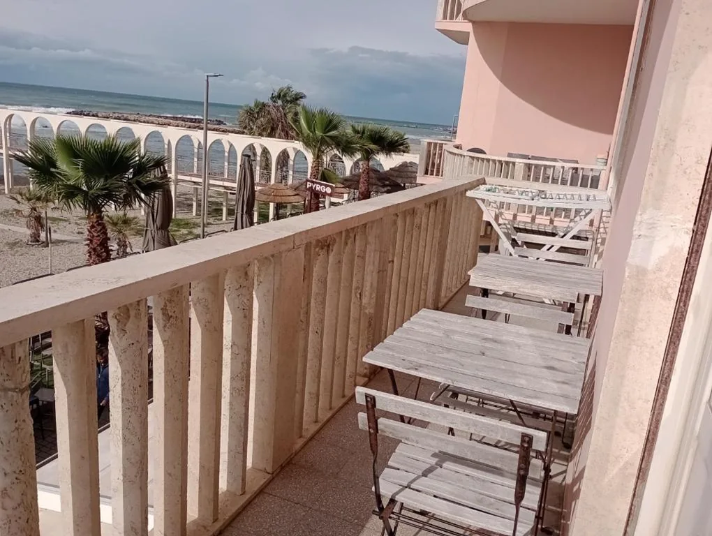 Suite beachfront near the station and Port, 5 beds — foto 4