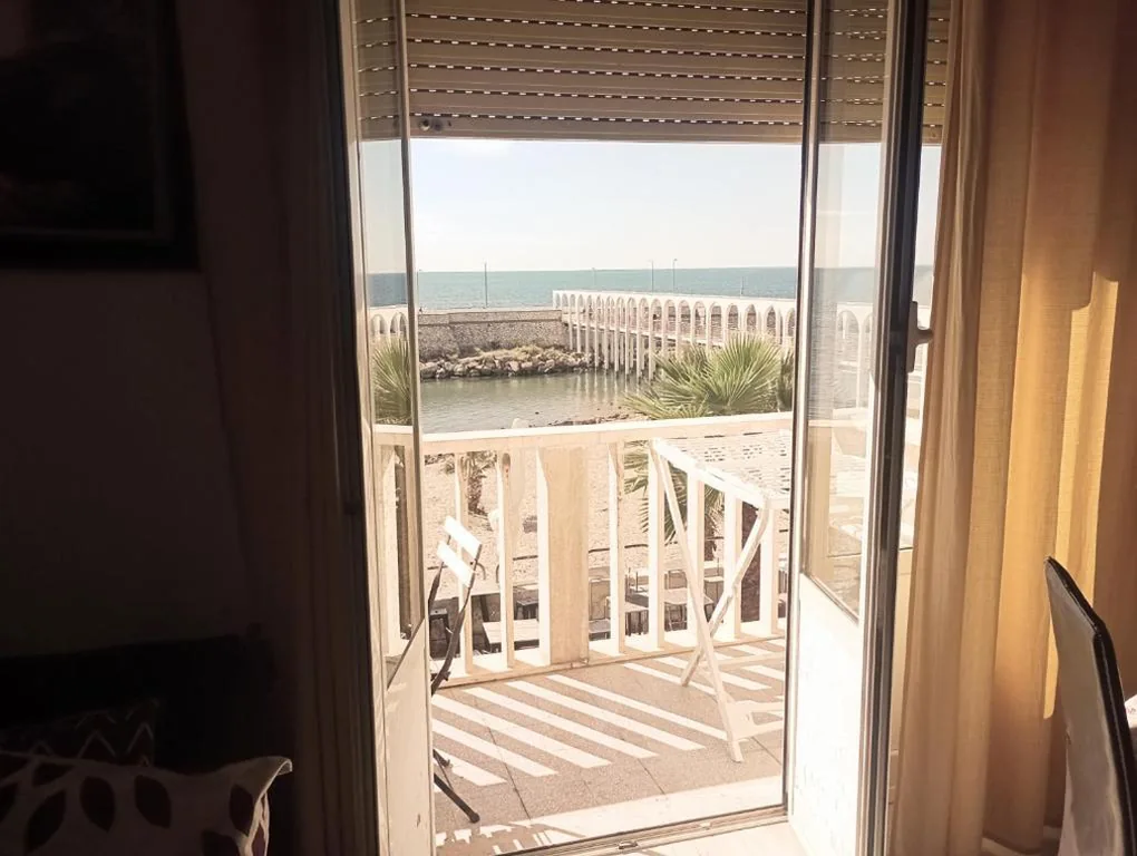 Suite beachfront near the station and Port, 5 beds — foto 6