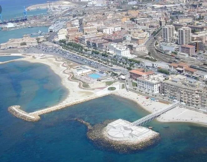 Suite beachfront near the station and Port, 5 beds — foto 7
