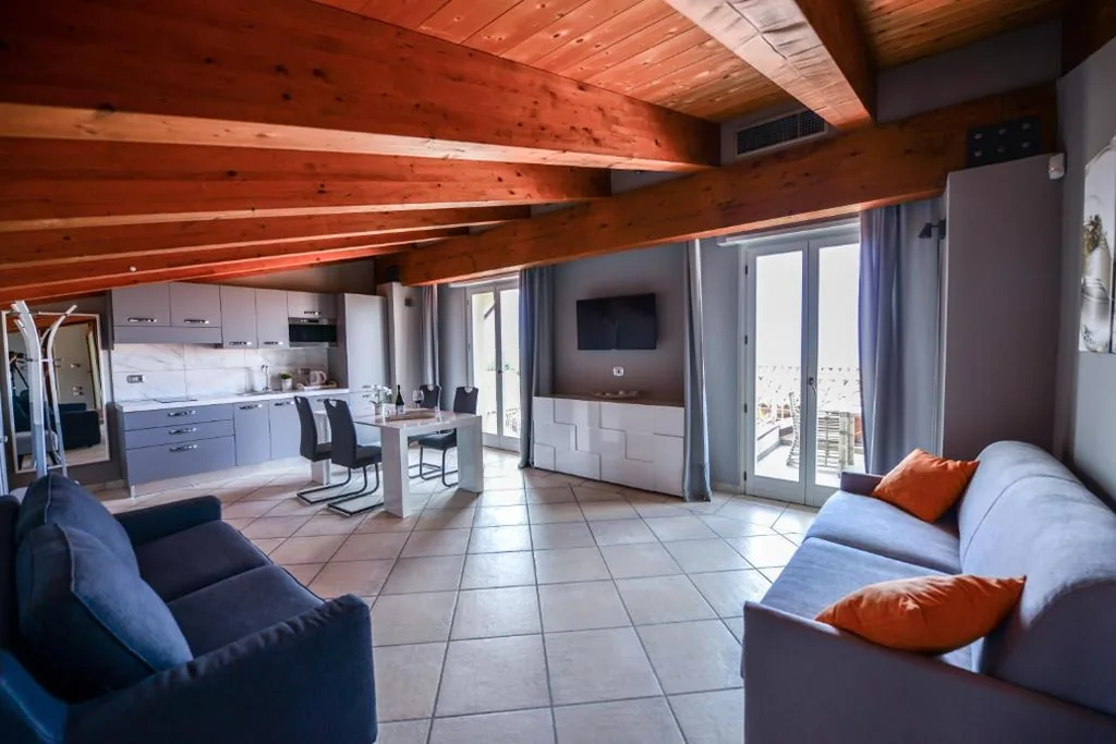 Suite con 1 Camera da Letto — Altezza