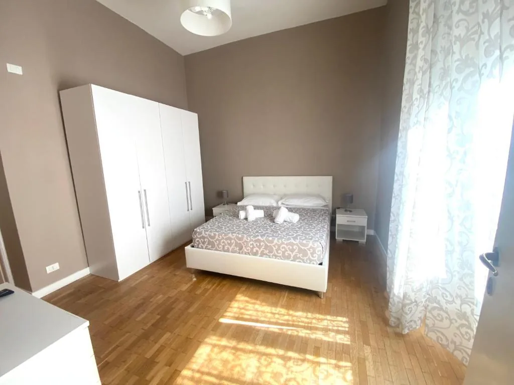 Suite con 1 Camera da Letto — Francy Guest House