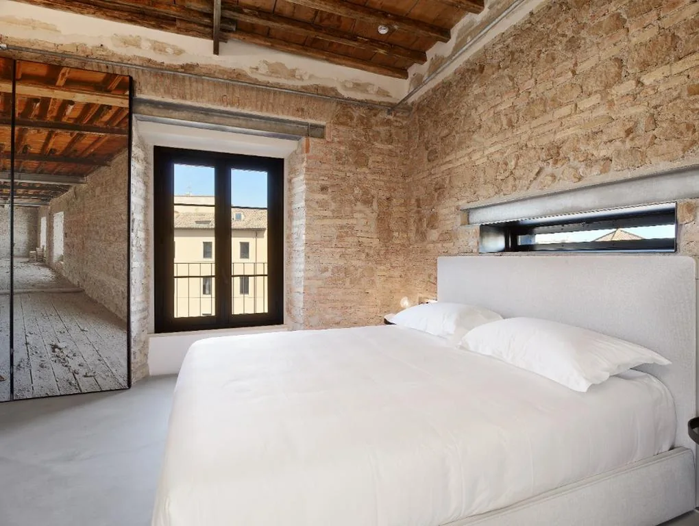 One-Bedroom Suite — Rhinoceros