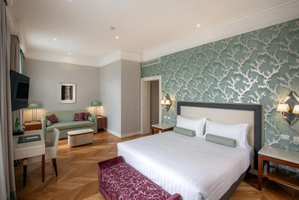 Suite con 1 Camera da Letto — Rose Garden Palace Roma by OMNIA hotels