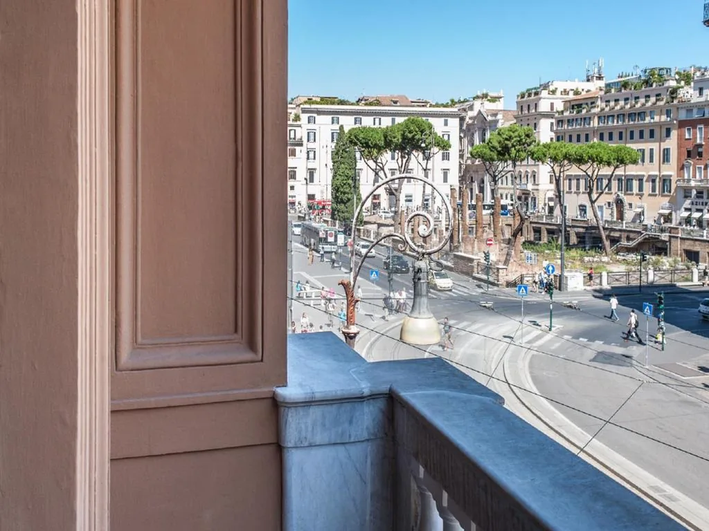 Suite with Balcony and City View — Lh Royal Suites Terrace
