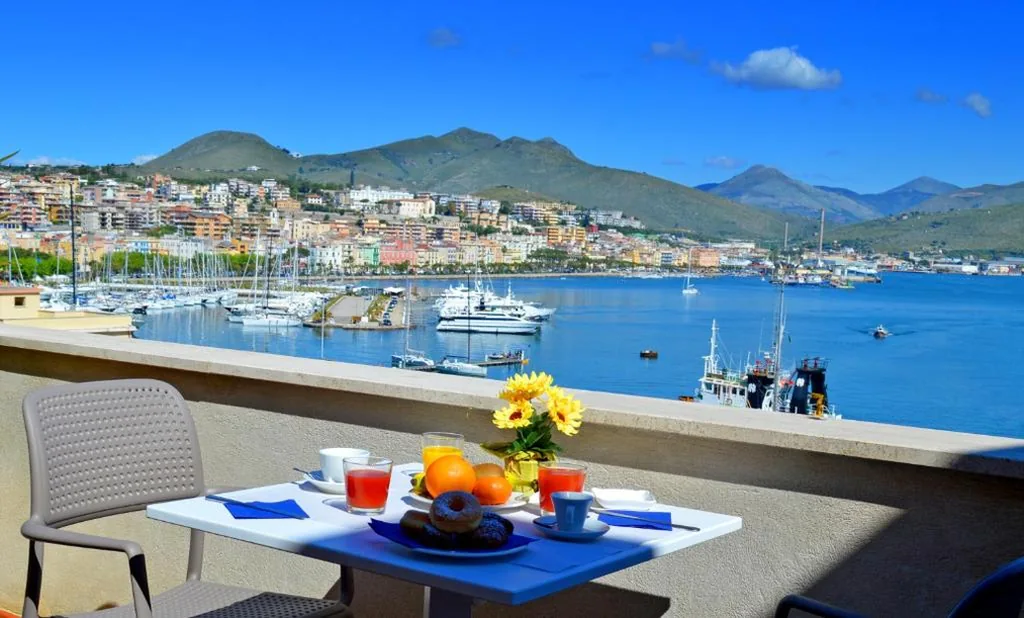 Suite with Balcony — Hotel Gajeta