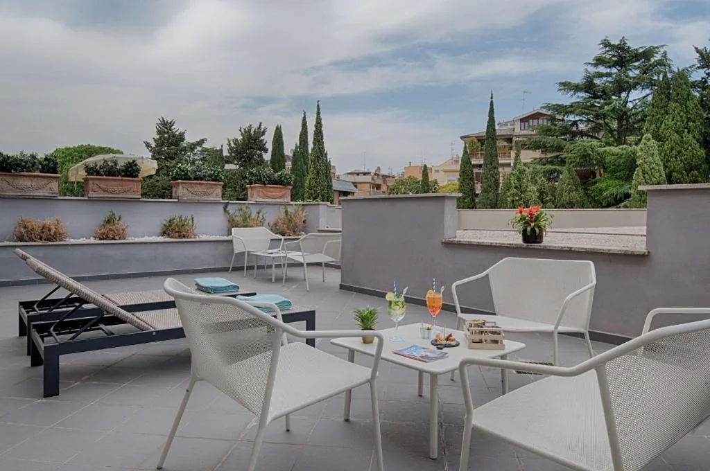 Suite con Terrazza e Letto Supplementare — NH Roma Villa Carpegna