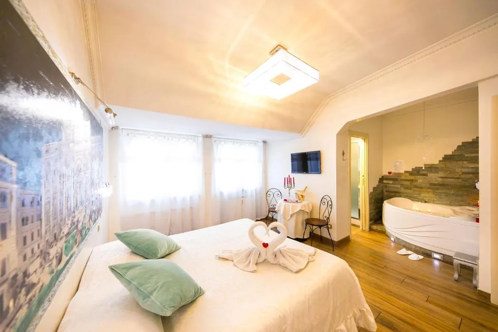 Suite con Vasca Idromassaggio - 3 Adulti — Suites Roma Tiburtina Economy