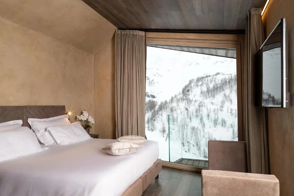 Suite with Whirlpool Bath — Bergman Mountain Hotel