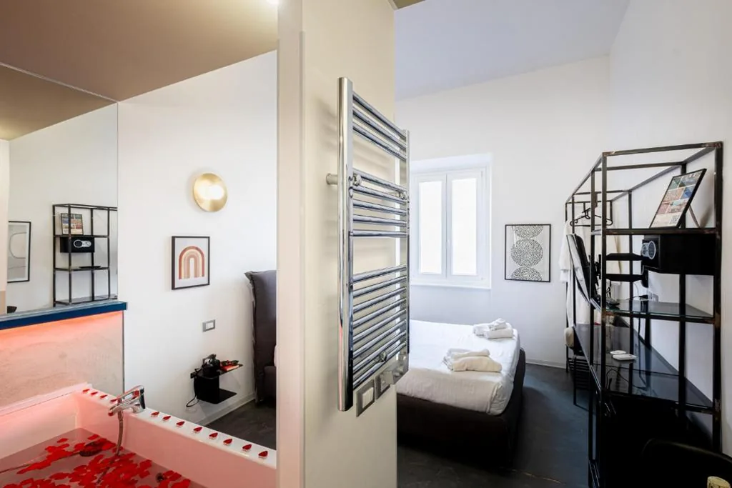 Suite with Whirlpool Bath — Fastime