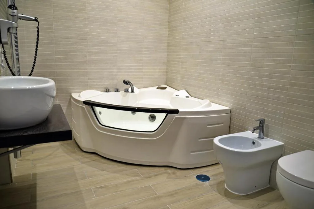 Suite con Vasca Idromassaggio — Gregori Guest House