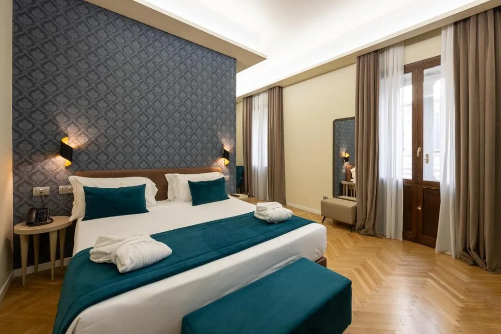 Suite with Hot Tub — Hotel Caravita
