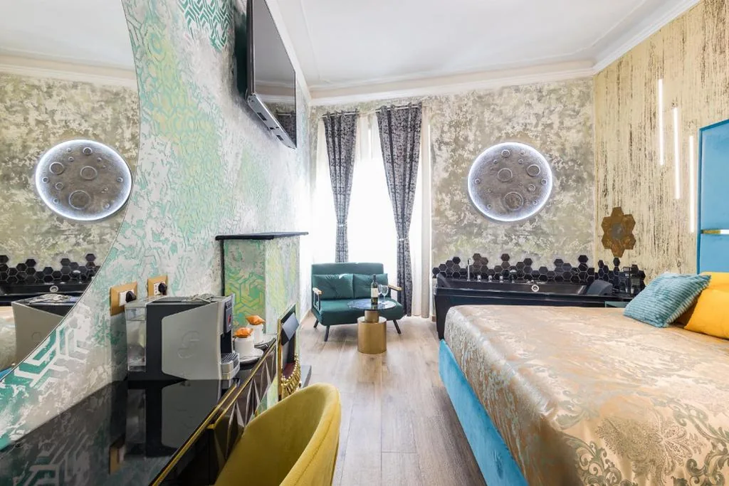 Suite with Hot Tub — Just Chilling Suite