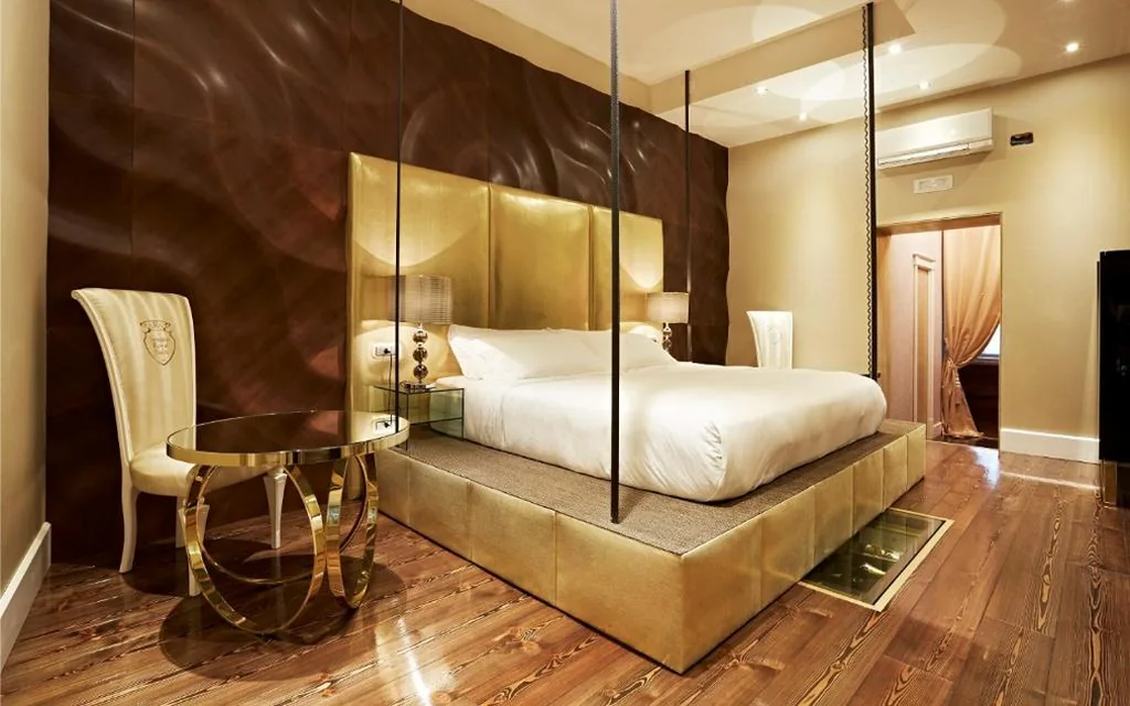 Suite with Whirlpool Tub — LE RÊVE DE NAIM Roma