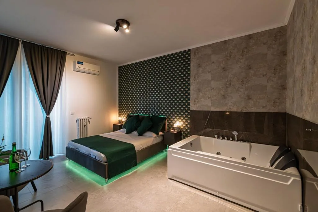 Suite con Vasca Idromassaggio — Modern Suites By YOU Rhome in Garbatella