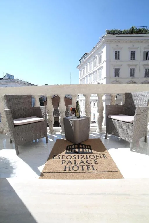 Suite con Vista Città — Esposizione Palace Hotel