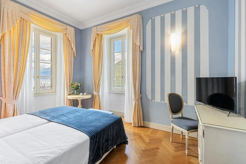 Suite with Lake View — Hotel Cannobio