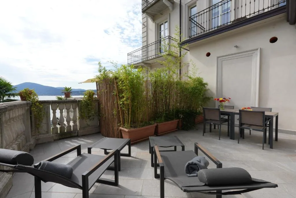 Suite with Partial Lake View — Park Hotel Italia