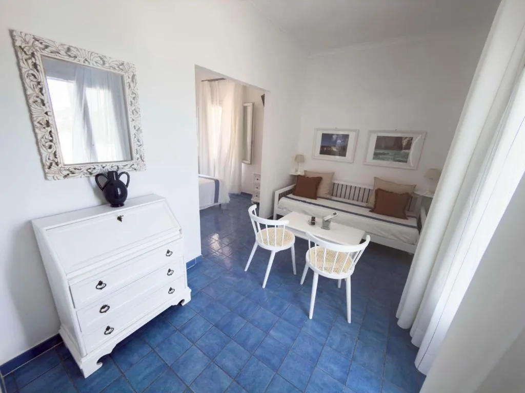Suite with Sea View (2 Adults) — Hotel Chiaia Di Luna