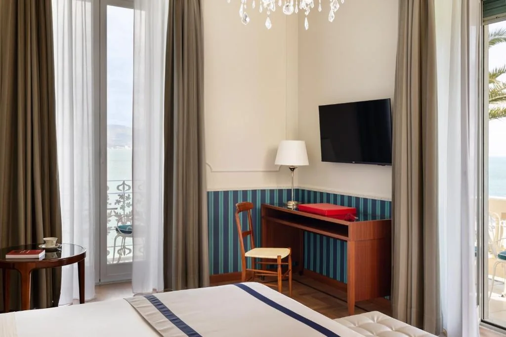 Suite con Vista Mare — Grand Hotel Miramare