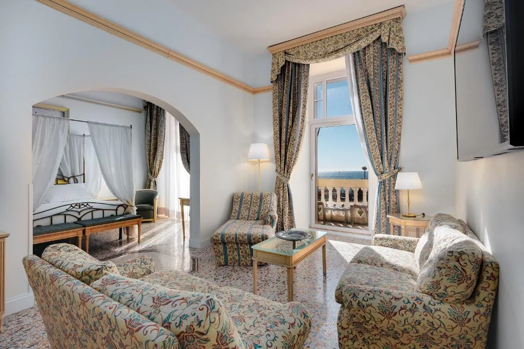 Suite con Vista Mare — Hotel De La Ville