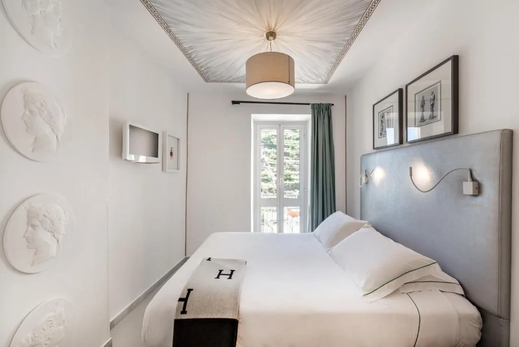 Suite with Sea View — La Torretta Lodge