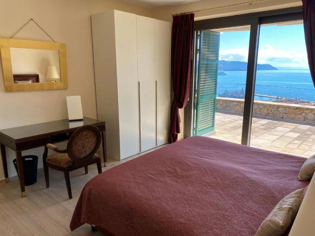 Suite con Vista Mare — Miramare Apartments&Suites