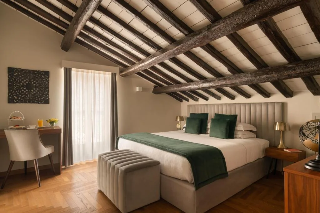 Suite with Pantheon View - Separate Building — Antico Albergo del Sole al Pantheon