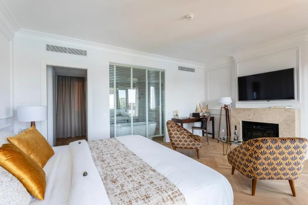 Deluxe Suite with Spa Access — Porto Romano – The Marina Resort