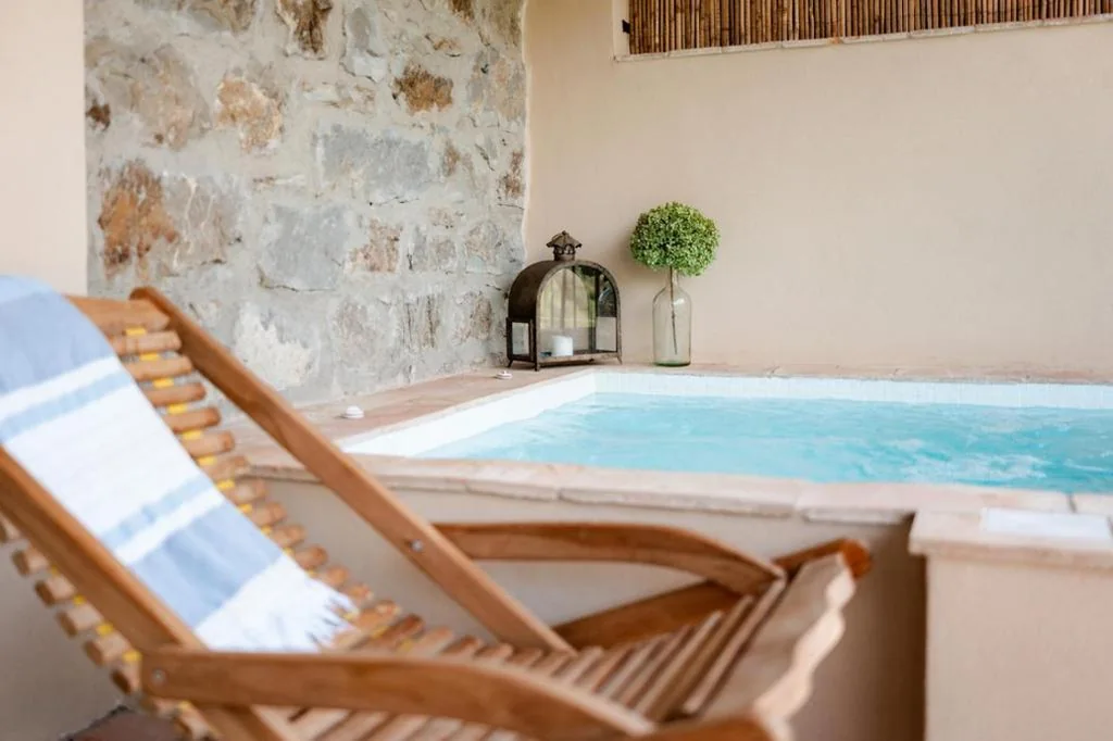 Deluxe Suite with Hot Tub — Apricus Locanda Boutique Hotel