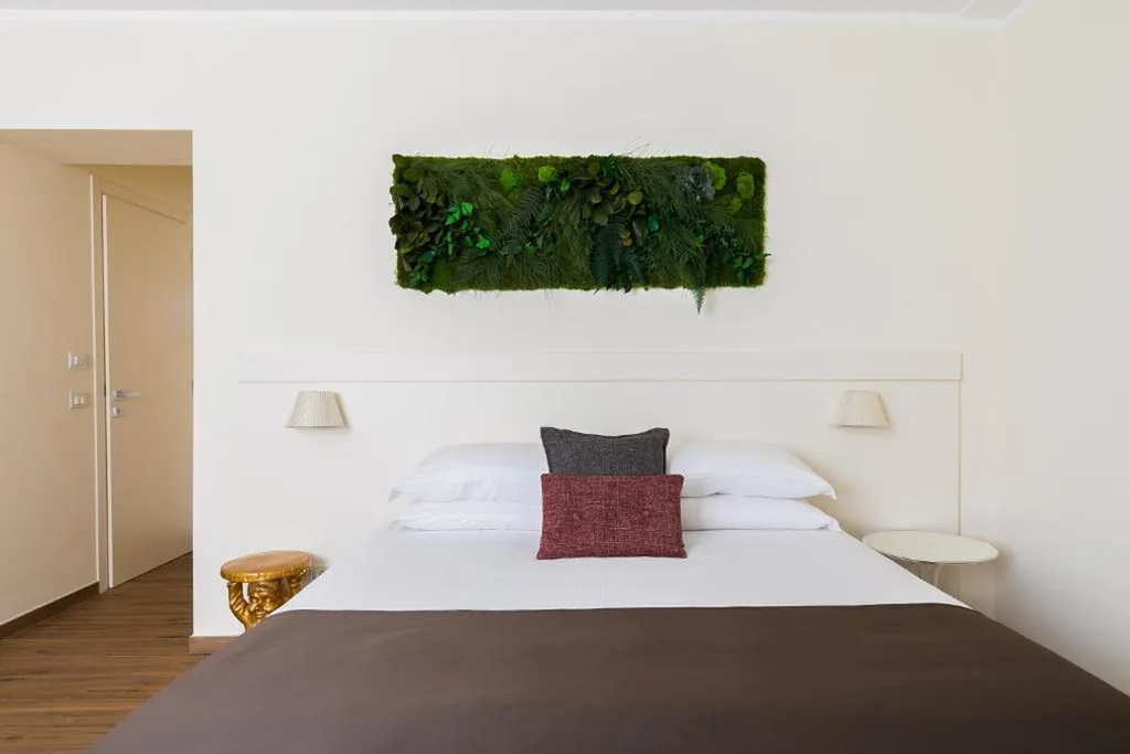 Deluxe Suite with Whirlpool Bathtub — Demetra Eco Guest House